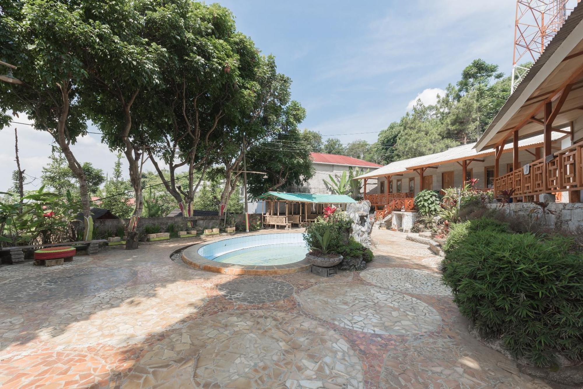 Urbanview Hotel D'Pineapple Villa Ciater Subang Εξωτερικό φωτογραφία